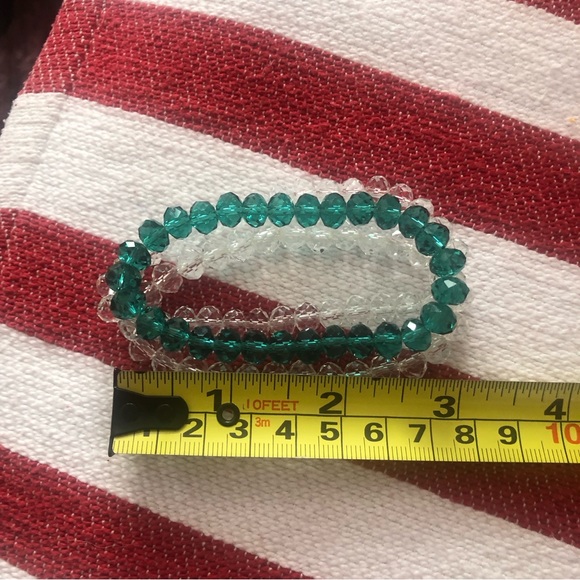 Multiple Set of 3 qty beaded bracelets - 2 clear & 1 green, stunning little set - Picture 6 of 7